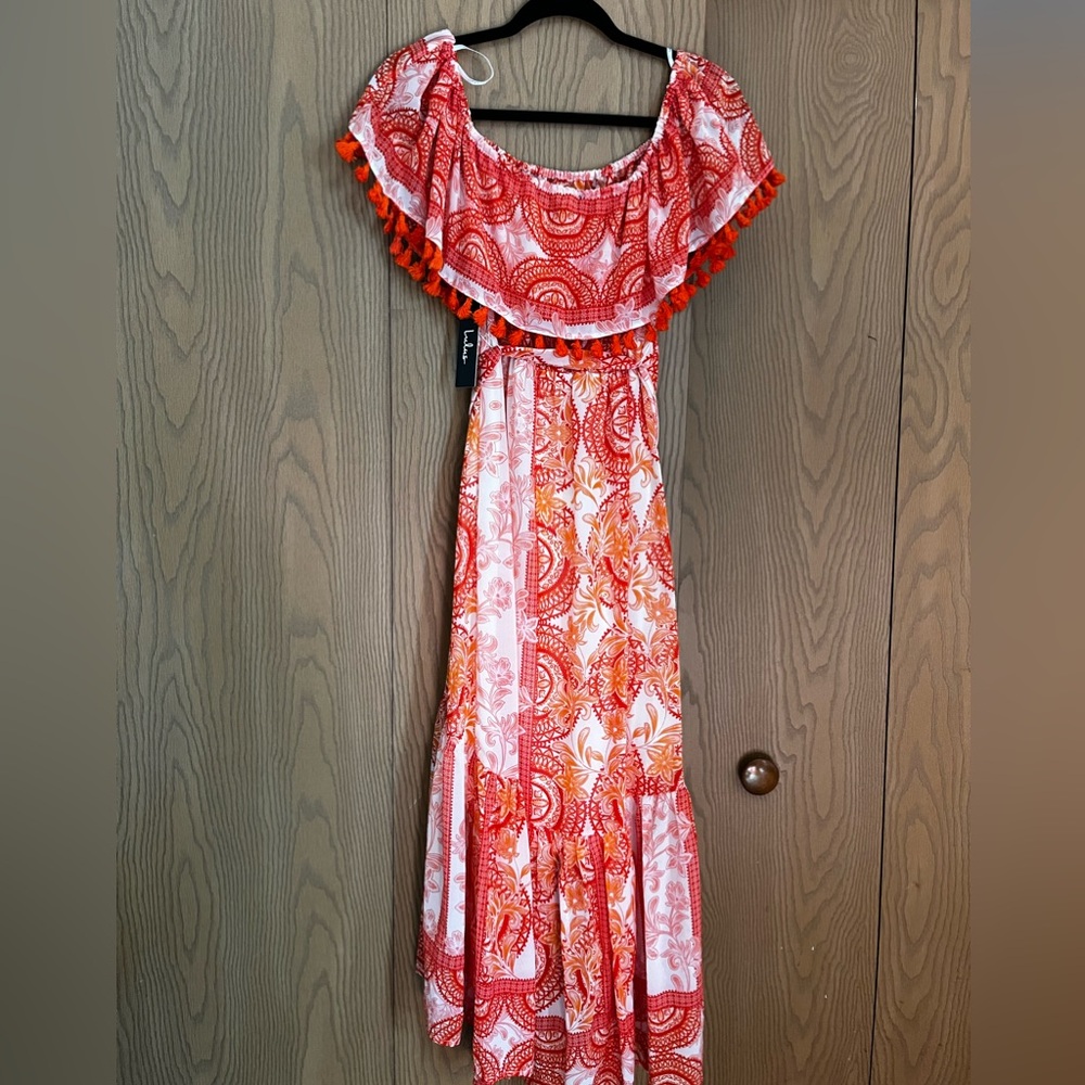 Lulu midi dress new with tags. Size small.